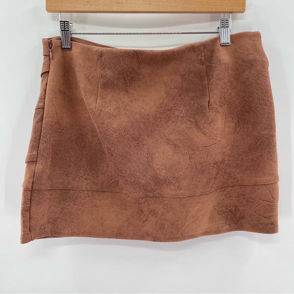 Free People Camel Summer Love Vegan Leather Mini Skirt Size 10 - Picture 8 of 12